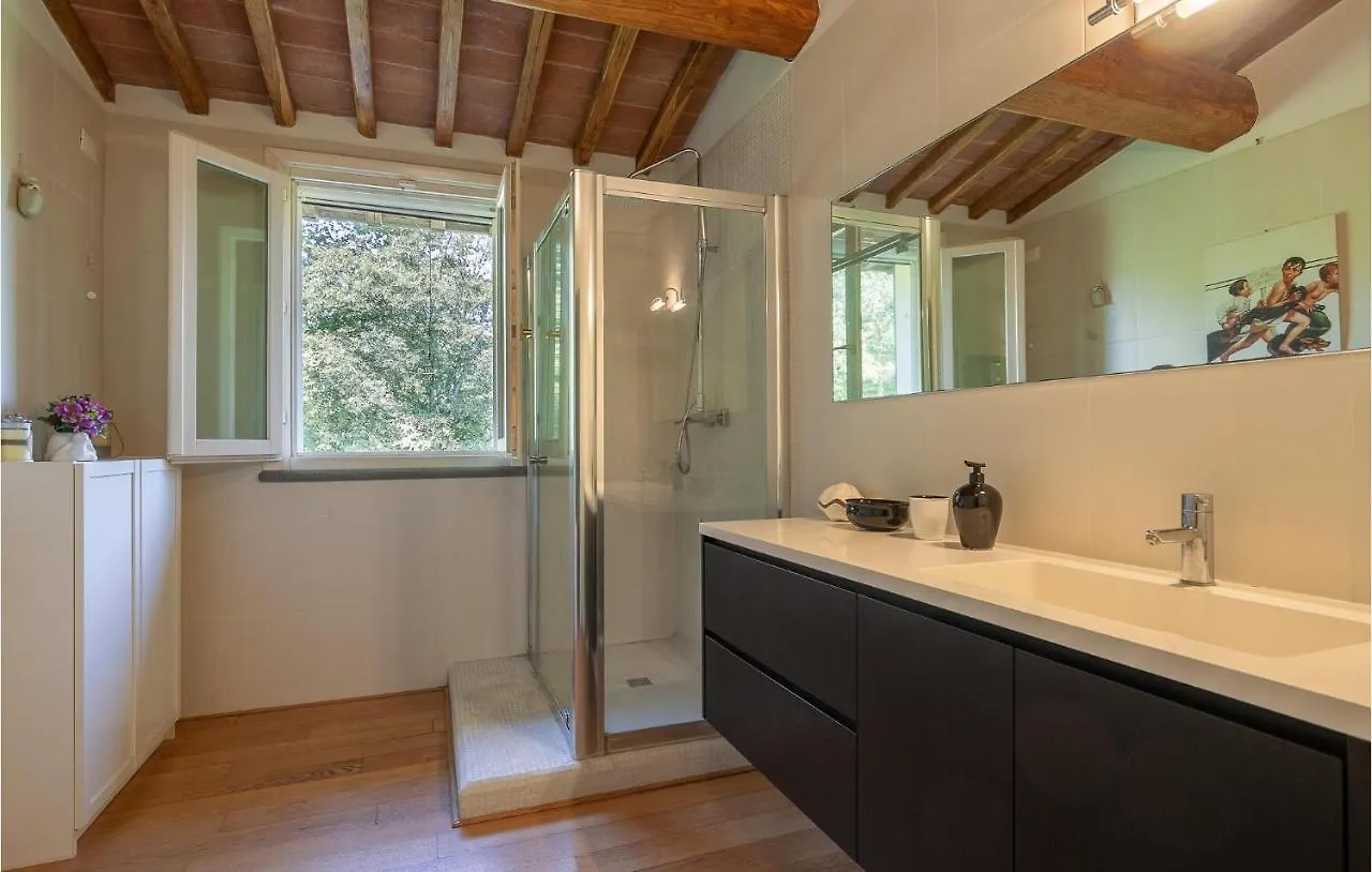 Cozy Home In Pontedera Pi With Wifi Castel del Bosco  0*, Castel del Bosco (Pisa)