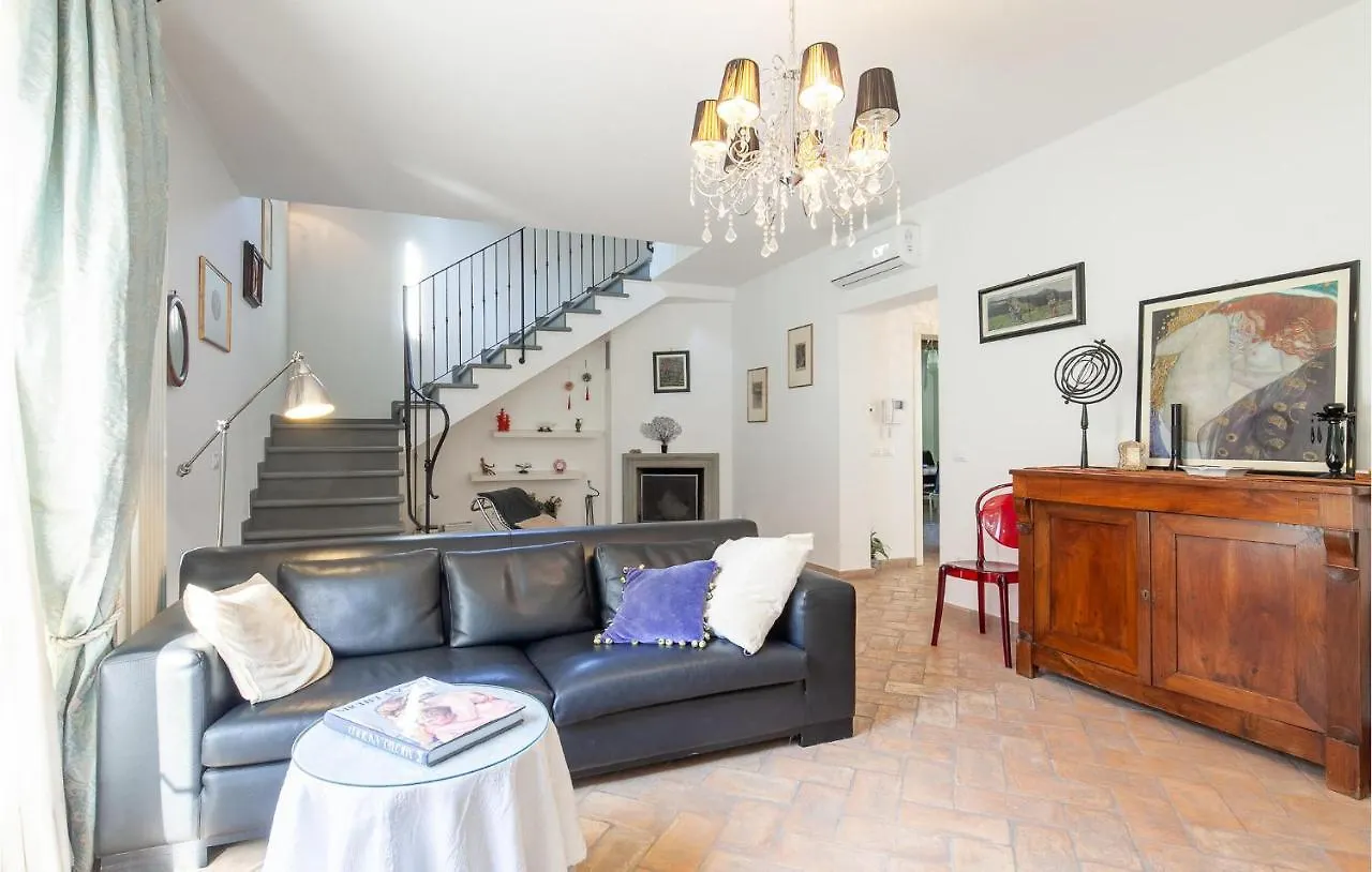 度假居 Cozy Home In Pontedera Pi With Wifi Castel del Bosco  意大利